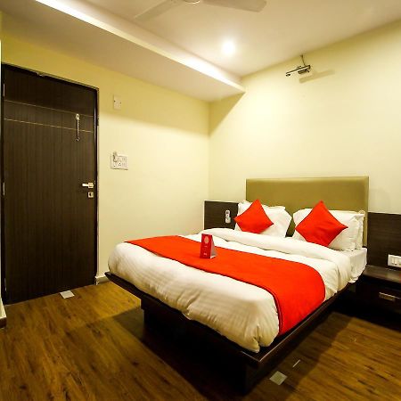 New Rajdhani Hotel Vadodara Esterno foto