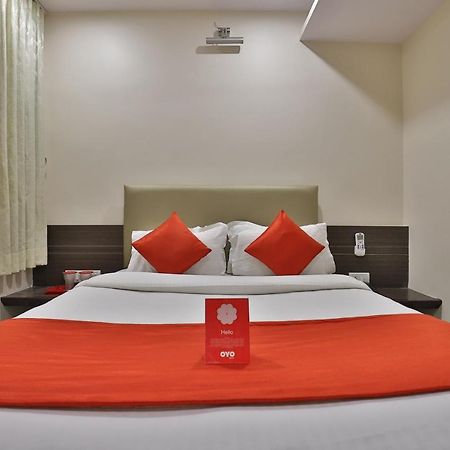 New Rajdhani Hotel Vadodara Esterno foto