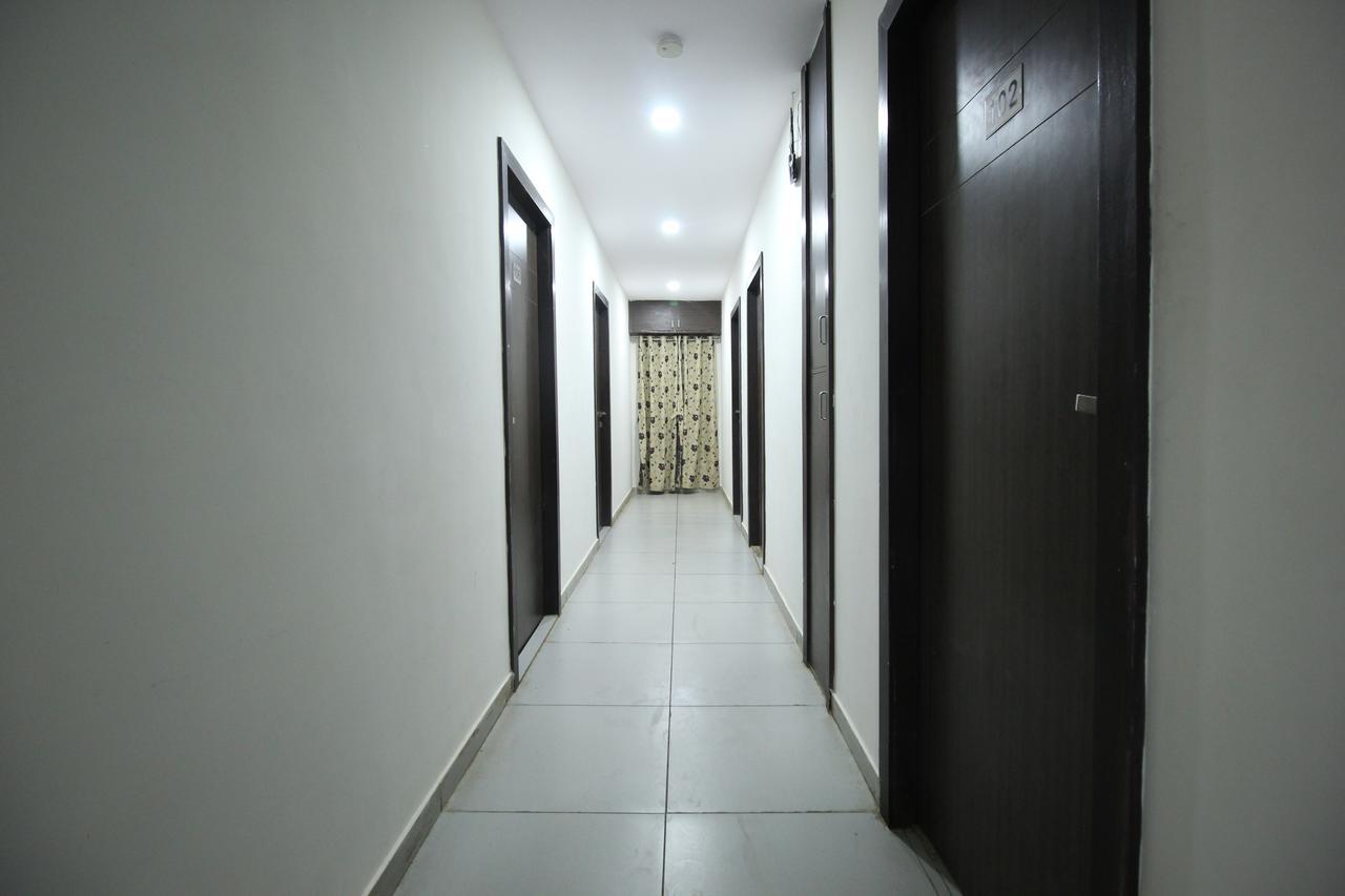 New Rajdhani Hotel Vadodara Esterno foto