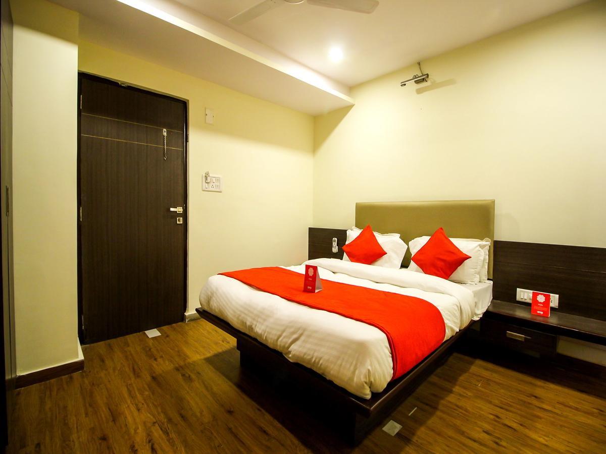 New Rajdhani Hotel Vadodara Esterno foto